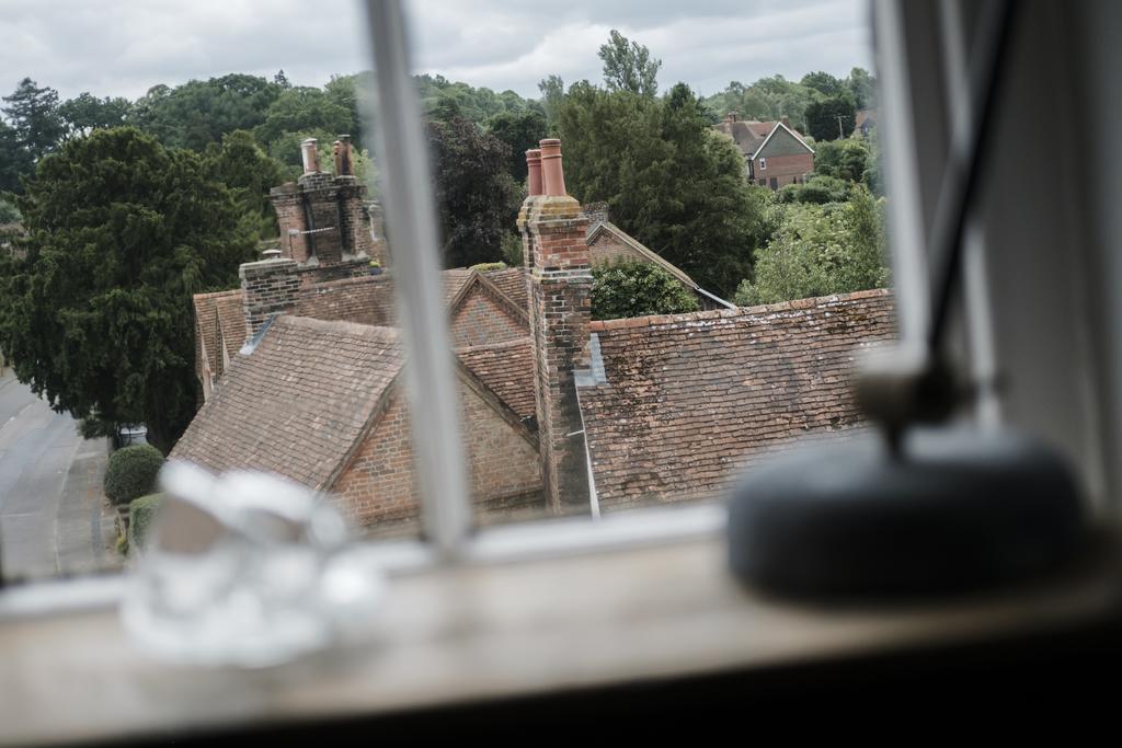 Hotel Hinds Head Aldermaston Exterior foto